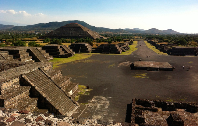 Fotografía de pirámide de Teotihuacán, México