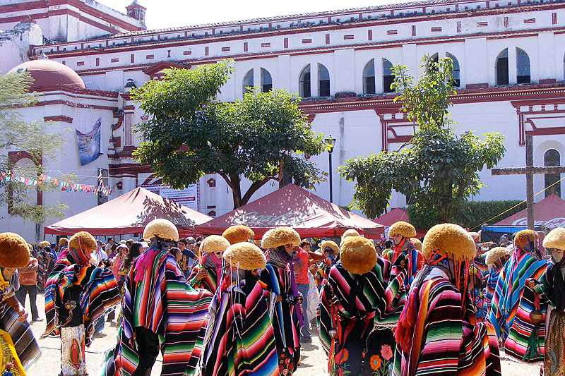 Fotografía de Los Parachicos, festividad tradicional de Chiapa de Corzo, Chiapas. 